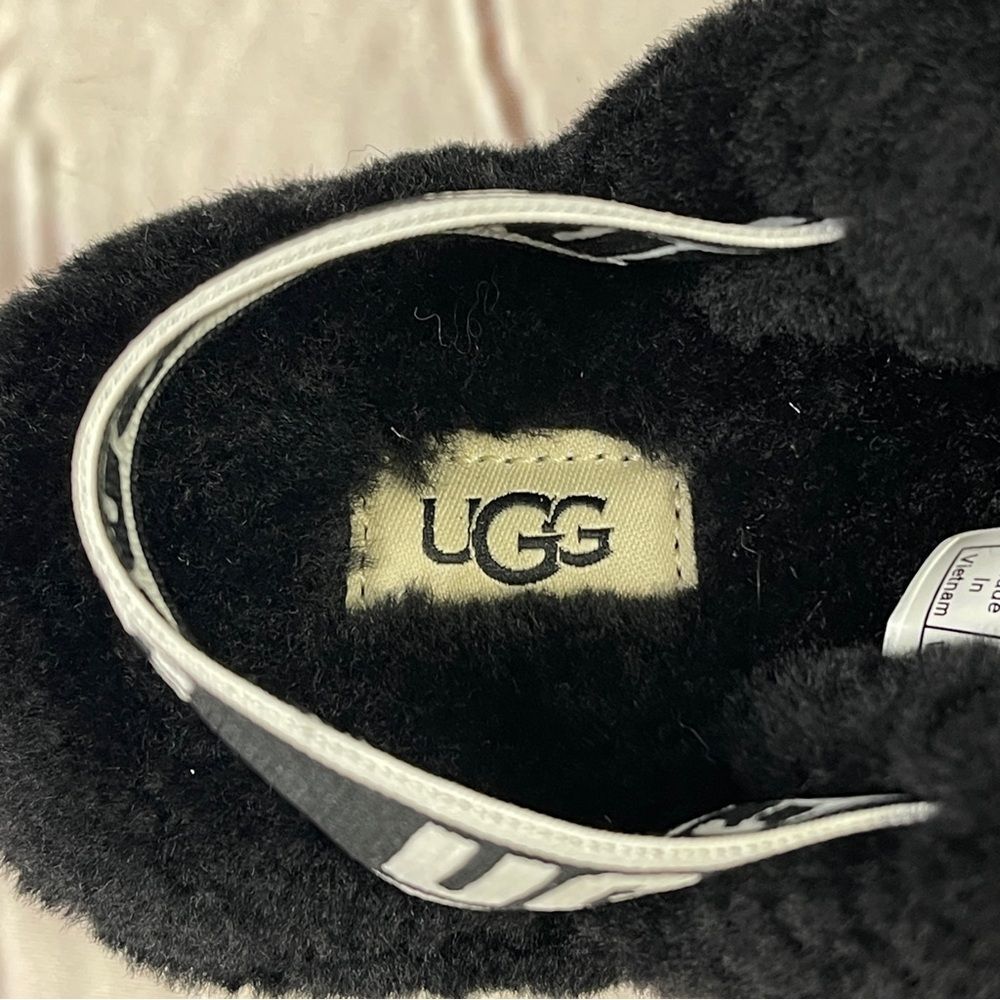 UGG Fluff Yeah black furry soft slippers slides with back straps, size 5 - Picture 2 of 11